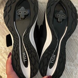 TIEM Black Slip-On spin/Athletic Shoes with Breathable Mesh